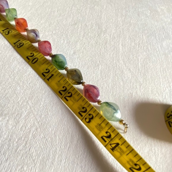 Colorful Necklace Agate Diamond Shape And Tiny Gold Tone Round Beads - Picture 7 of 8